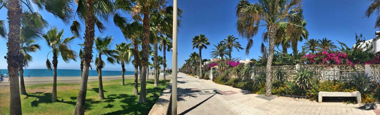Beachfront Oasis In Costa Del Sol. Caleta De Velez Extérieur photo